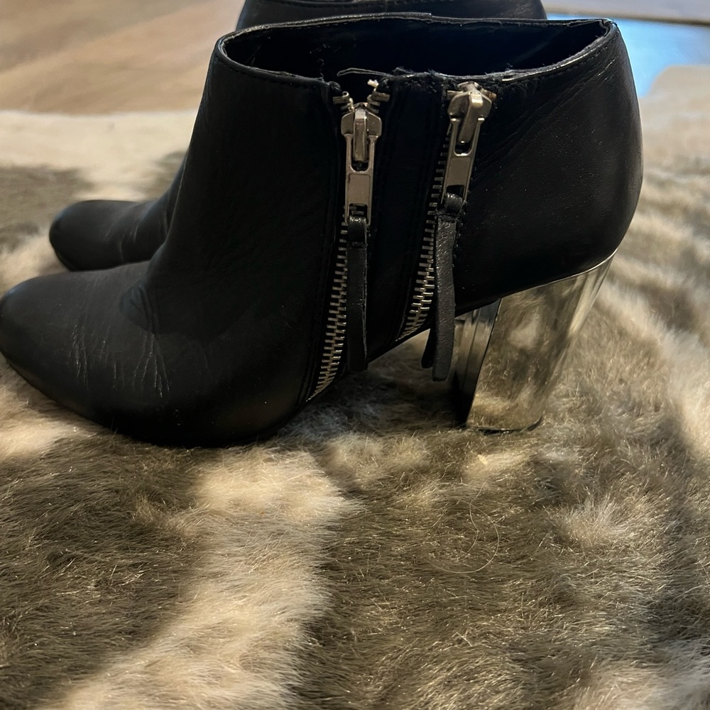 Black bootie